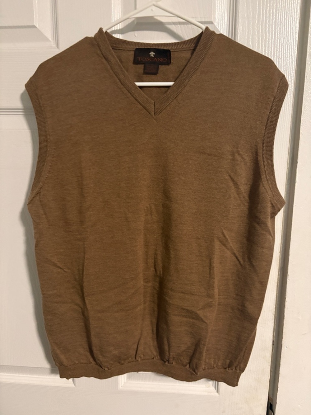 Toscano Men's V-Neck Sweater Vest in Camel